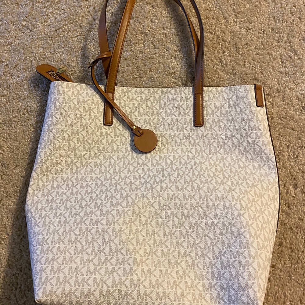 White Michael kors tote purse